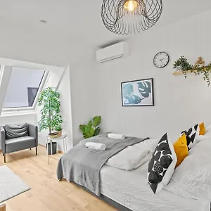 Apartment 1 Min To Public Transport - 3 Min To Supermarket And Pharmacy - On-site Parking For 19,90 Eur, Vienna